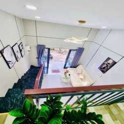 nhà gần mặt tiền đường số 9 Linh Xuân oto đỗ cửa full nội thất