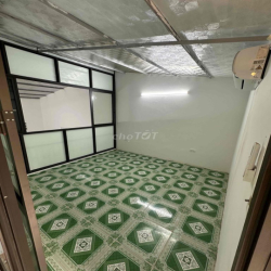 Nhà ở mới sửa sang, thoáng mát, điện nước giá dân