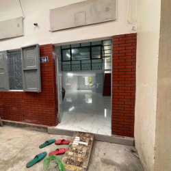 Nhà ở mới sửa sang, thoáng mát, điện nước giá dân