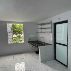 Nhà ở mới sửa sang, thoáng mát, điện nước giá dân