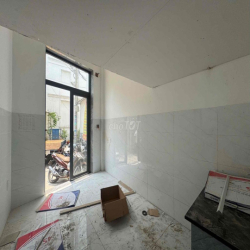 Phòng ở mặt tiền hẻm TCH03 gần Hiệp Thành City