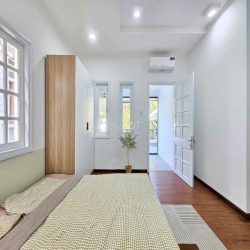 Căn Hộ Tách Bếp Ban Công Sân Vườn Ngay Đường Him Lam Quận 7