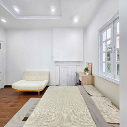 Căn Hộ Tách Bếp Ban Công Sân Vườn Ngay Đường Him Lam Quận 7