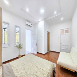 Căn Hộ Tách Bếp Ban Công Sân Vườn Ngay Đường Him Lam Quận 7