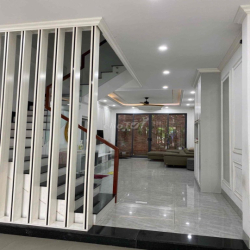 Cần Cho Thuê Nhà Phố Đẹp Gần Công Viên  Phước Bình