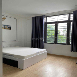 Cần Cho Thuê Nhà Phố Đẹp Gần Công Viên  Phước Bình