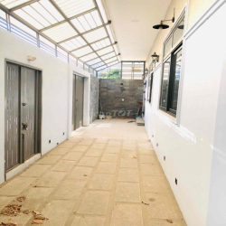 Nhà sạch sẽ 2 mặt tiền thoáng 2 lầu 4pn gần Q.2