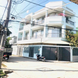 Nhà sạch sẽ 2 mặt tiền thoáng 2 lầu 4pn gần Q.2