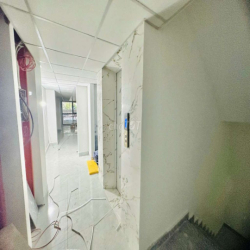 NEW %! CHO THUÊ TÒA NHÀ VĂN PHÒNG ĐƯỜNG CỘNG HÒA P13. Q. TÂN BÌNH