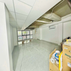 NEW %! CHO THUÊ TÒA NHÀ VĂN PHÒNG ĐƯỜNG CỘNG HÒA P13. Q. TÂN BÌNH