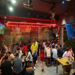 CHO THUÊ NHÀ MT 442 TRƯỜNG SA Q.PHÚ NHUẬN DT 12x8m trệt 5 lầu giá 60tr