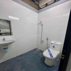 Cho Thuê Xưởng Mới Xây 100% DT 6x30m Gác Lửng Hẻm Xe Tải