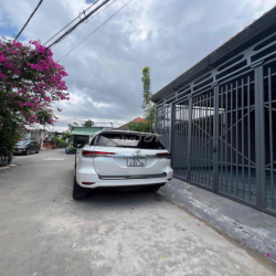 Cho Thuê Xưởng Mới Xây 100% DT 6x30m Gác Lửng Hẻm Xe Tải