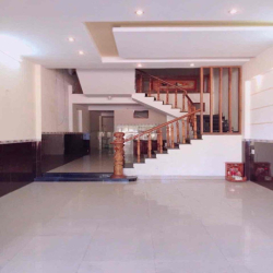 Cho thuê nhà Nguyên Căn 2,5 tầng 5PN MT đường Mai Hắc Đế Ngay Cầu Rồng