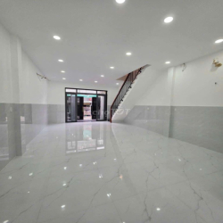 nhà mới xây xong 5 x 15 có 4pn 5wc sân thượng