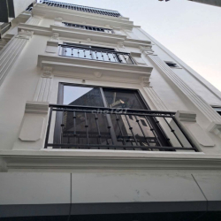 Nhà 5 tầng, 3 ngủ, 4 vệ sinh, đủ nội thất, nhà mới, an ninh tốt