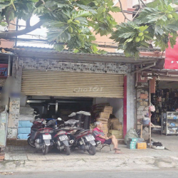 Cho Thuê Nhà Mặt Tiền Gần Chợ Tân Hương: 4x21m, cấp 4 gác lửng 