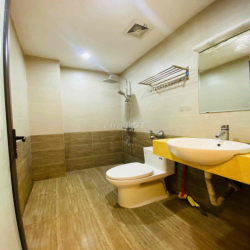 🔥🔥🔥CHÂN CẦU CHƯƠNG DƯƠNG:  CHDV Phố Bồ Đề 30m2- Thang máy kk full nội