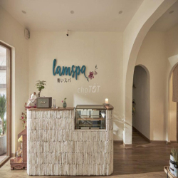 Cho thuê nhà MT đường Quốc Hương, Thảo Điền, Quận 2. DT: 8x20m. Trệt