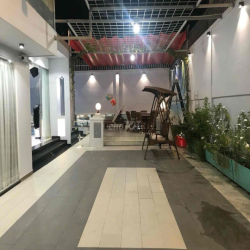 Biệt Thự Hồ Bơi 17x19 2 Lầu 5 Phòng Ngủ