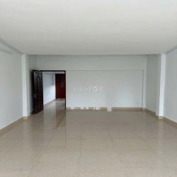 NHÀ CHO THUÊ NGUYÊN CAN MẶT TIỀN ĐƯỜNG HỒNG BÀNG 4,5X15M 3L KD SẦM UẤT