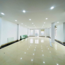 Cho thuê văn phòng Cầu Giấy 75m2 chỉ 16 triệu – lô góc thoáng sáng