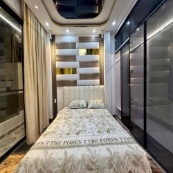 🟣🟣🟣🟣🟣 NHÀ FULL NỘI THẤT CÓ THANG MÁY HẺM 1979 GIÁ 25 🟣🟣🟣🟣