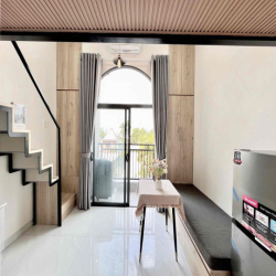 CHO THUÊ DUPLEX BAN CÔNG MÁY GIẶT RIÊNG – FULL NỘI THẤT SIÊU XỊN Q7