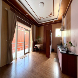 CHO THUÊ CĂN HỘ 1 PHÒNG NGỦ FULL NỘI THẤT CÓ BAN CÔNG Đ. HÙNG VƯƠNG