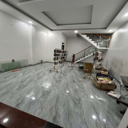 NHÀ MỚI 1 TRỆT 2 LẦU, SÂN THƯỢNG CÓ 2PN,3WC. MẶT TIỀN ĐƯỜNG LỚN