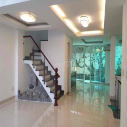 Cho thuê Biệt Thự dt 10x20 , Hầm trệt lửng . Giá 25tr/tháng