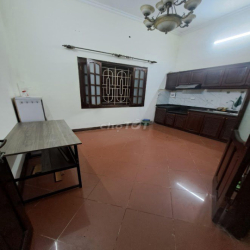 Cho thuê nhà ngõ 31  phố Trần Quốc Hoàn, Diện tích 55m2 x 4 tầng 