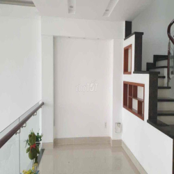 Cho thuê Biệt Thự dt 10x20 , Hầm trệt lửng . Giá 25tr/tháng