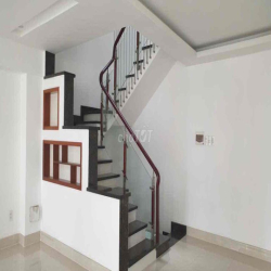 Cho thuê Biệt Thự dt 10x20 , Hầm trệt lửng . Giá 25tr/tháng
