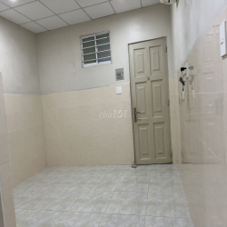 🔥 PHÒNG 3TR8 NGAY ĐỐI DIỆN Gigamall – CÓ BẾP – WC RIÊNG – THANG MÁY