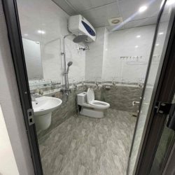 Cho thuê phòng 30m2 khép kín có thang máy