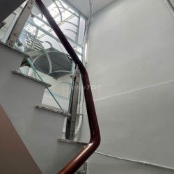 Nhà nguyên căn Trần Đình Xu - 3 tầng sân thượng - 4pn-3wc - nhà mới