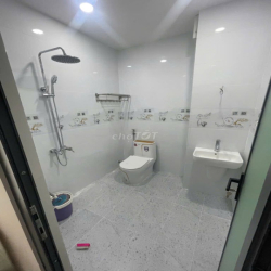 Nhà 3 tầng Mặt tiền Hồng Bàng, nhà mới xây rất đẹp, 4m x 18m, 3PN, 3WC