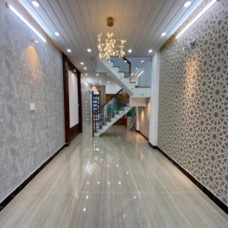 Cần cho thuê nhà mới HXH 958/3A Lạc Long Quân P.8 Q.Tân Bình