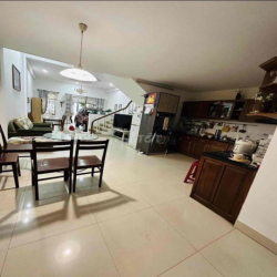 CHO THUÊ NHÀ KHU VIP CÓ CÔNG VIÊN TRƯỚC CỬA ĐƯỜNG NGUYỄN TRỌNG TUYỂN