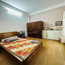 CHO THUÊ NHÀ KHU VIP CÓ CÔNG VIÊN TRƯỚC CỬA ĐƯỜNG NGUYỄN TRỌNG TUYỂN