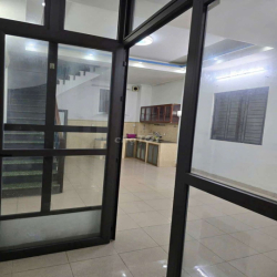 CHO THUÊ NGUYÊN CĂN NHÀ PHỐ NGỌC LÂM - BỒ ĐỀ,Ô TÔ ĐỖ GẦN -3PN,NỘI THẤT