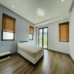 Cho thuê biệt thự 7x18m 3L4PN gần Đỗ Xuân Hợp, Cầu Năm Lý