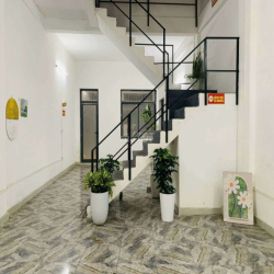 cho thuê căn thương thanh long biên ô tô tránh 80m 5 tầng giá 16 triệu