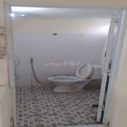 P.TRỌ Đ QUANG TRUNG, MÁY LẠNH, GÁC ĐÚC, GIỜ TỰ DO, GIÁ 2.9 TRIỆU 