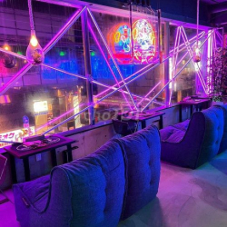 Cho thuê nhà mặt tiền đường Quốc Hương, phường Thảo Điền, Quận 2