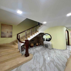 Biệt thự biên 7.8x15m  full nội thất giá 30tr/ tháng LH Hương