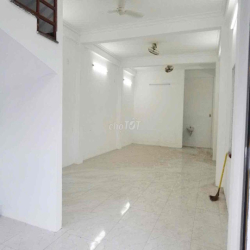 Nhà 2 tầng góc 2 mặt tiền gần Monarchy, cầu Trần Thị Lý