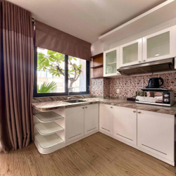 Căn Hộ Balcony Cây Xanh Thang Máy Hồ Bơi Phòng Gym Gần Chợ Bến Thành