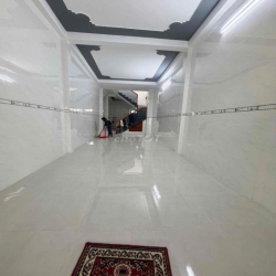 nhà trệt lầu 3,5x25m 3phòng sẵn 3máy lạnh mới 100% gần Chợ Cái Răng